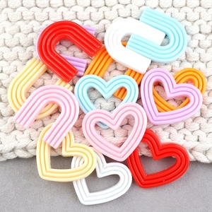 Best Sales Resin Crafts Resin Colorful Heart Shape Resin Pendant Wholesale Diy Phone Case Charms Key Chain for Decoration