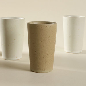 Tazas de cerámica con acabado mate, color sólido, diseño minimalista para beber café, jugo o agua en casa. - Product Image 3