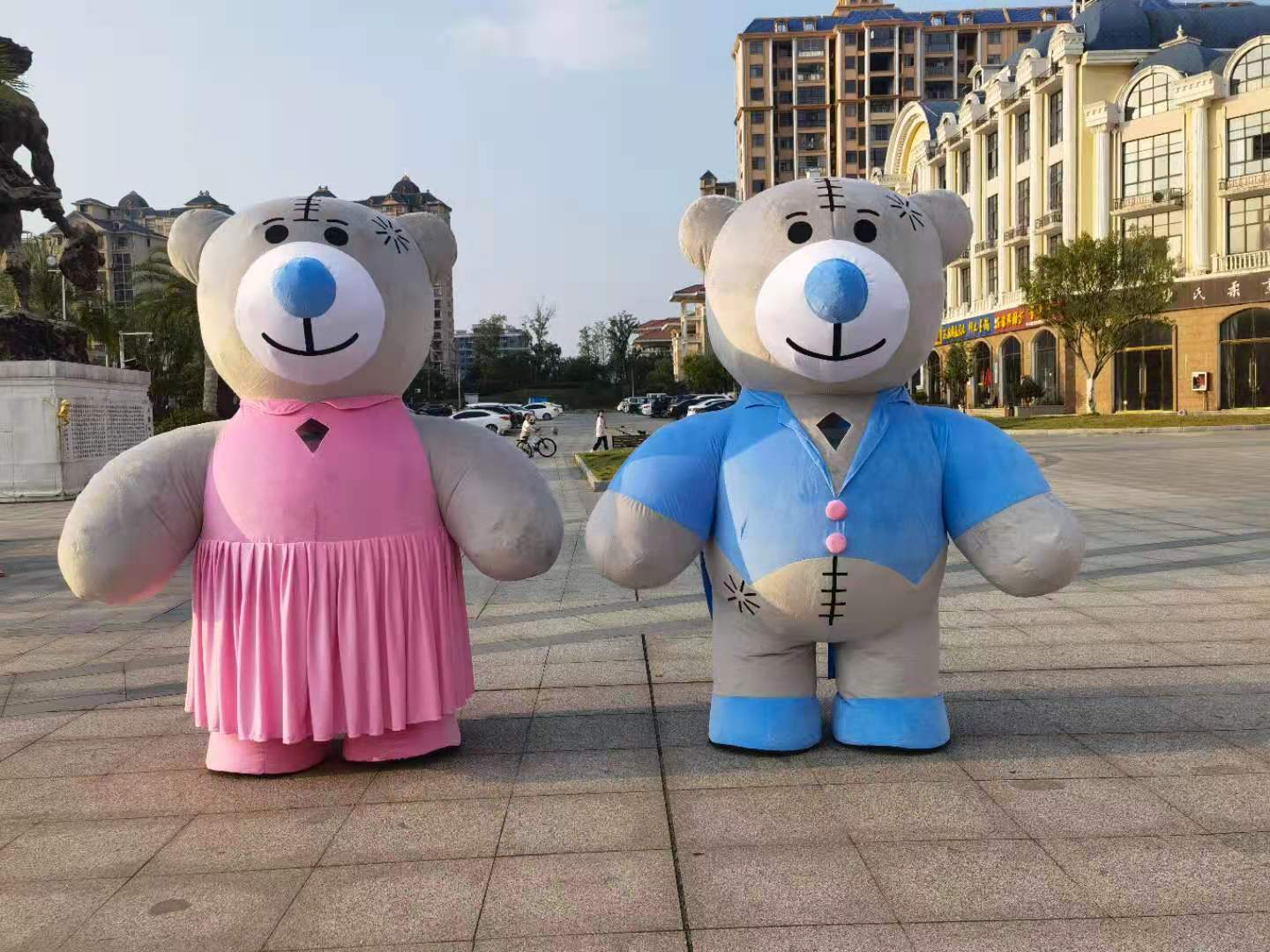 Gray Swallowtail Bear