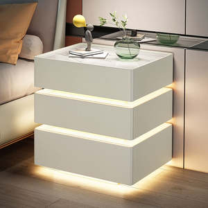 Ensembles <span class=keywords><strong>de</strong></span> meubles <span class=keywords><strong>de</strong></span> chambre à coucher modernes <span class=keywords><strong>Table</strong></span> <span class=keywords><strong>de</strong></span> chevet noire intelligente avec lumière ambiante RVB et chargeur sans fil pour la décoration <span class=keywords><strong>de</strong></span> maison <span class=keywords><strong>de</strong></span> luxe. - Product Image 2