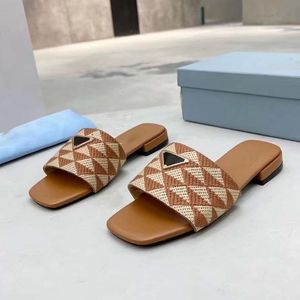 Sandales personnalisées pour femmes en cuir PU, design de créateur, haute qualité, tongs de plage, été, décontractées, légères, respirantes, tendance mode - Product Image 4