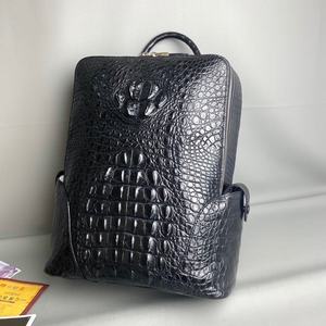 Mochila de Piel de Cocodrilo para Hombre, Capacidad de 20-35L, Cierre de Cremallera, Correa de Hombro Curva, Diseño Multifuncional - Product Image 1