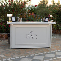 Tables de mariage de luxe très demandées, comptoirs de bar pour événements et décoration de mariage