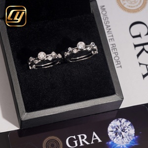 Pendientes de Aro Huggie de Plata de Ley S925 con Moissanita D VVS, Engaste Redondo con Múltiples Piedras, Pequeños Círculos, Joyería Fina - Product Image 5