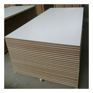 <span class=keywords><strong>Pannello</strong></span> in <span class=keywords><strong>MDF</strong></span> rivestito in melamina bianca resistente all'acqua da <span class=keywords><strong>18mm</strong></span> <span class=keywords><strong>pannello</strong></span> laminato 4x8 per mobili