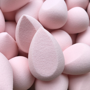 Pinkz spugna di bellezza rosa Ultra morbida spugna per frullatore senza lattice personalizzata per riduzione del gonfiore e applicazione del fondotinta - Product Image 1
