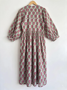 Robe longue bohème à manches longues pour femme, imprimé floral vert sauge, coupe décontractée, tenue de vacances d'été, tenue décontractée pour les vacances - Product Image 2