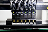 Machine de sélection et de placement SMT de production PCBA de placement de haute précision avec les plus petits composants 0201