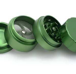 Molino de Hierbas Metálico Portátil de 4 Piezas Cannacoast, Nuevo en Caja, Redondo y Suave para un Estilo Moderno, para Hierbas Secas y Tabaco - Product Image 5