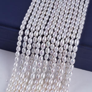 Chaîne de perles d'eau douce de forme de riz blanc de 5-6 mm, produit semi-fini naturel, perle faite à la main, accessoire de collier DIY, teinte rose - Product Image 1