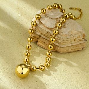 Collier pendentif tendance en acier inoxydable plaqué or 18 carats et argent, motif cœur et étoile à cinq branches (pentagramme), vente en gros pour femmes - Product Image 3