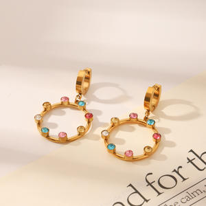 أقراط دائرية من الفولاذ المقاوم للصدأ مطلية بالذهب PVD متعددة الألوان من KITI للنساء، عصرية وبالجملة - Product Image 5