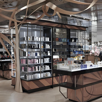 ONI Shopfitting + Magasin de parfums et de cosmétiques-Espace d'affichage exquis-Création d'ambiance haut de gamme, aide à la présentation de la marque