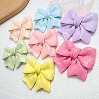 Desain Populer Model Resin Bentuk Pita Ukuran Besar Kerajinan Resin Gantungan Resin untuk Dekorasi