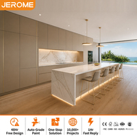 Ensemble complet d'armoires de cuisine modernes et intelligentes, fabriquées sur mesure à l'usine de Foshan, avec appareils électroménagers intégrés.