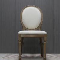 Chaise de mariage à dossier croisé en bois pour hôtel en rotin durable pour adulte de restauration de style ferme classique pour les événements de banquet