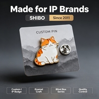 Pin de metal esmaltado personalizado con diseño de gato sonriente Ginger y borde dorado, para coleccionables de juguetes, venta al por mayor y pedidos a granel