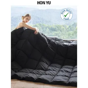 Échantillon gratuit Couette alternative en duvet avec coque en microfibre douce Couette respirante et durable pour la peau pour toutes les saisons