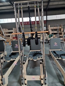 Reformer en bois économique pour débutants, équipement de fitness à domicile E-14 1. Le levier de vitesses réglable permet une réglage pratique du changement de vitesse - Product Image 2