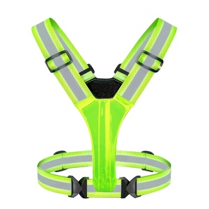 <span class=keywords><strong>Gilet</strong></span> réfléchissant LED pour la course à pied, <span class=keywords><strong>3</strong></span> modes, <span class=keywords><strong>haute</strong></span> <span class=keywords><strong>visibilité</strong></span>, vêtements de course réfléchissants, <span class=keywords><strong>gilet</strong></span> léger pour la marche et la course à pied - Product Image 1