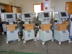 EURVET Carro <span class=keywords><strong>de</strong></span> Equipos Veterinarios, Ventilador Veterinario, Máquina <span class=keywords><strong>de</strong></span> Respiración para UCI con Modos <span class=keywords><strong>CPAP</strong></span> y SIMV, Hospital <span class=keywords><strong>de</strong></span> Animales - Product Image 4