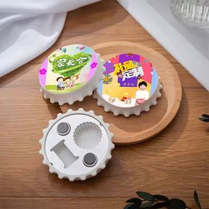 Décapsuleur de bouteille en plastique magnétique personnalisé avec logo promotionnel Si708, forme de bouchon de bière - Product Image 2