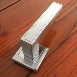 Poignées de porte et de fenêtre modernes Sunbow, quincaillerie en alliage d'aluminium et de zinc, robustes, pour intérieur, passage, confidentialité, garantie 5 ans - Product Image 1