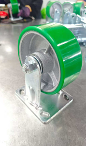 Roues à roulettes en aluminium à noyau en PU de 6 pouces, robustes et durables, couleur personnalisée, style cric en acier OEM - Product Image 2