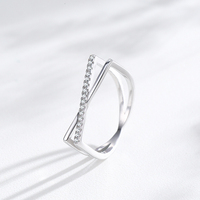 Ailmay Bague en argent sterling 925 Fashion Geometric Cross Line Cubic Zirconia pour femmes filles Party Accessories Jewelry