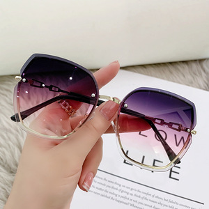 New Fashion Beautiful Ladies Outdoor Leisure Sun Protection Luxury Diamond Colored Rimless Sunglasses - Product Image 4