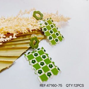 Pendientes Colgantes Florales a Cuadros Verdes Angelina, de Resina Acrílica, Joyería de Moda para Mujer, Estilo Moderno - Product Image 3