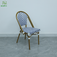 Ensemble table et chaises de restaurant de jardin en rotin tissé en osier pour café de balcon de style français personnalisé pour l'extérieur