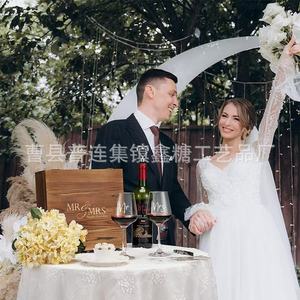 Set de Regalo de Vino de Madera para Pareja con Copas con Tallo y Abridor, Personalizado para Aniversario de Bodas - Product Image 5