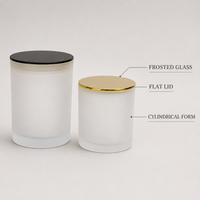 Bocaux en verre blanc givré avec couvercles noirs ou dorés, forme cylindrique minimaliste