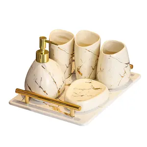 Moderne Luxe Gouden Marmer Ambachtelijke Witte Badkameraccessoires Set 4 Stuks Toiletartikelen Badkamer Ijdelheid Ornamenten
