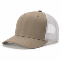 Casquette Trucker Unisexe Marron Kaki avec Dos en Maille Blanche et Avant en Sergé, Six Panneaux Structurés, Visière Courbée Ajustable, Vente en Gros