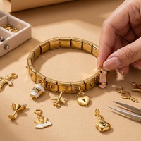 Pendentif Alphabet en acier inoxydable doré Pendentif lettre A-Z en métal pour la fabrication de colliers et de bracelets de bijoux à bricoler soi-même