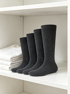 Vente en gros de chaussettes <span class=keywords><strong>pour</strong></span> enfants en <span class=keywords><strong>coton</strong></span> <span class=keywords><strong>100</strong></span>% - 4 paires - Tricotées - ODM - Taille 27 30 - Anthracite - Product Image 1