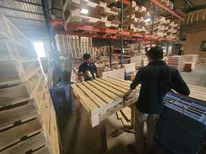 แผ่นสลิปสำหรับอุตสาหกรรมพาเลทไม้4ทางปริมาณมากสำหรับศูนย์กระจายสินค้าอีคอมเมิร์ซ - Product Image 2