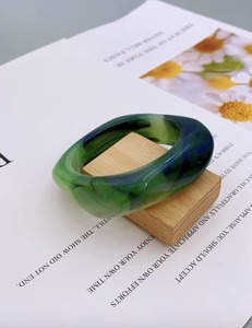 กำไลลายหินอ่อนเรซิ่นเรซิ่นสีสันต่างๆแนววินเทจกำไลทรงเรขาคณิตสำหรับผู้หญิง - Product Image 3