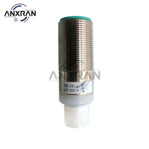 UC500-30GM-E6R2-V15 102157 สวิตช์ตรวจจับระยะทางแบบอัลตราโซนิก UC50030GME6R2V15 - Product Image 1