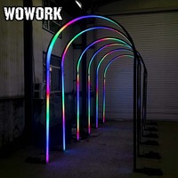 Grand panneau de scène en métal style INS grandeur nature avec LED pour affichage photo d'anniversaire, idéal pour événements de mariage et découpes de scène