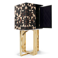 Meuble de rangement innovant 1088 triangles en placage de noyer avec base en laiton poli, meuble de rangement moderne pour salon et villa