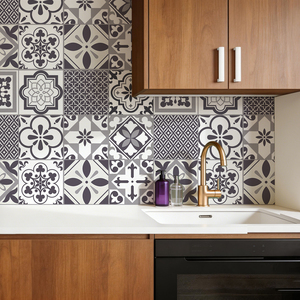 15 panneaux muraux en mosaïque autocollants de 15 cm, carreaux muraux en PVC imperméables et résistants au feu pour la rénovation de la cuisine et de la salle de bain - Product Image 6