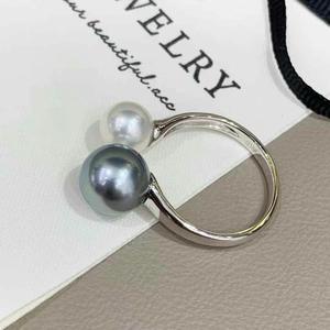 Bague en perle naturelle bicolore, style européen et américain, polyvalente, avec bouche mobile, approvisionnement direct par le fabricant - Product Image 1