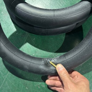 Venta al por mayor para fabricantes: Cámara de aire curva 14x2.50, cámara de aire curva para triciclo eléctrico, cámara de aire engrosada para motocicleta - Product Image 4