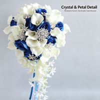 Luxuriöser Tropfenförmiger Brautstrauß mit PU-Calla-Lilie, Rot-Weißen Rose und Strass-Brosche für Hochzeit, Party und Zeremonie-Dekoration