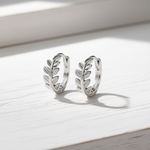 Orecchini a Cerchio in Oro Bianco, Argento 925, Design Vegetale, Stile Minimalista, Gioielli da Donna per Uso Quotidiano - Product Image 2