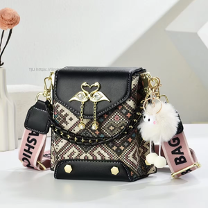 New Wholesale Luxury Leather Fashion Quilted PU Leather Shoulder Bags Cell Phone Bags Women's <b>Purses</b> and Handbags - Product Image 1