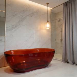 Nouvelle conception <span class=keywords><strong>de</strong></span> <span class=keywords><strong>baignoire</strong></span> autoportante <span class=keywords><strong>de</strong></span> luxe moderne en résine cristalline transparente et écologique avec drain, garantie <span class=keywords><strong>de</strong></span> 3 ans, <span class=keywords><strong>baignoire</strong></span> <span class=keywords><strong>de</strong></span> trempage pour hôtel - Product Image 4